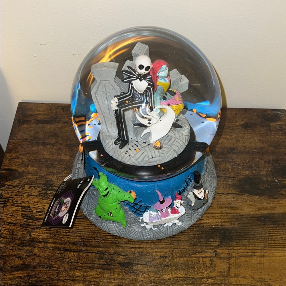 Disney The Nightmare Before Christmas Snowglobe